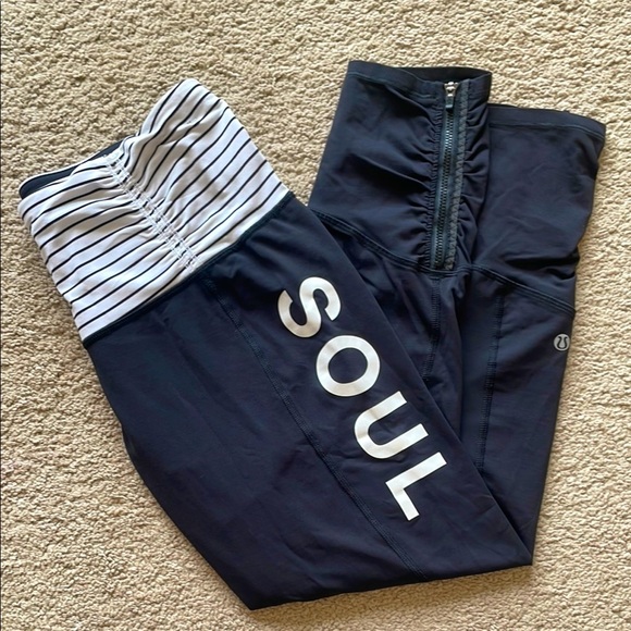 Lululemon Soul Cycle Cropped Leggings Women’s 8 Black Graphic Cycling Pants - Picture 1 of 12